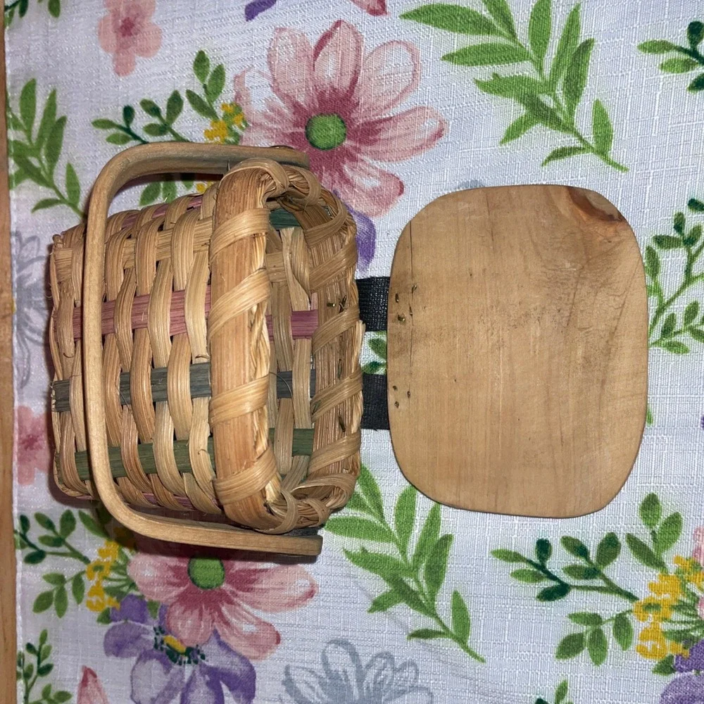 Miniature Handwoven Wood Splint Picnic Basket with Lid Longaberger Inspired